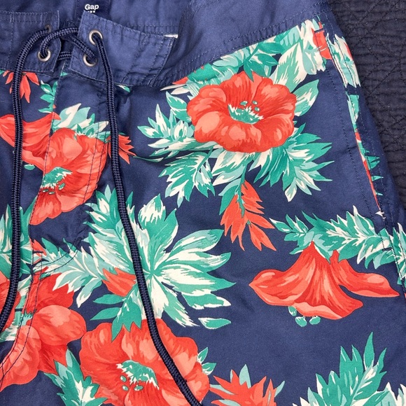Gap Boardshort - Picture 2 of 5